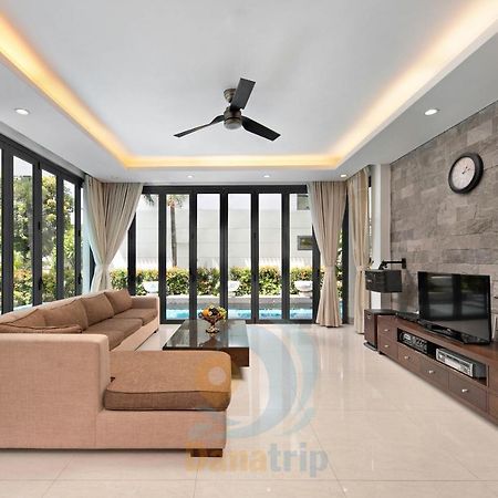 Deluxe Ocean Villa Along The Beach ダナン市 エクステリア 写真
