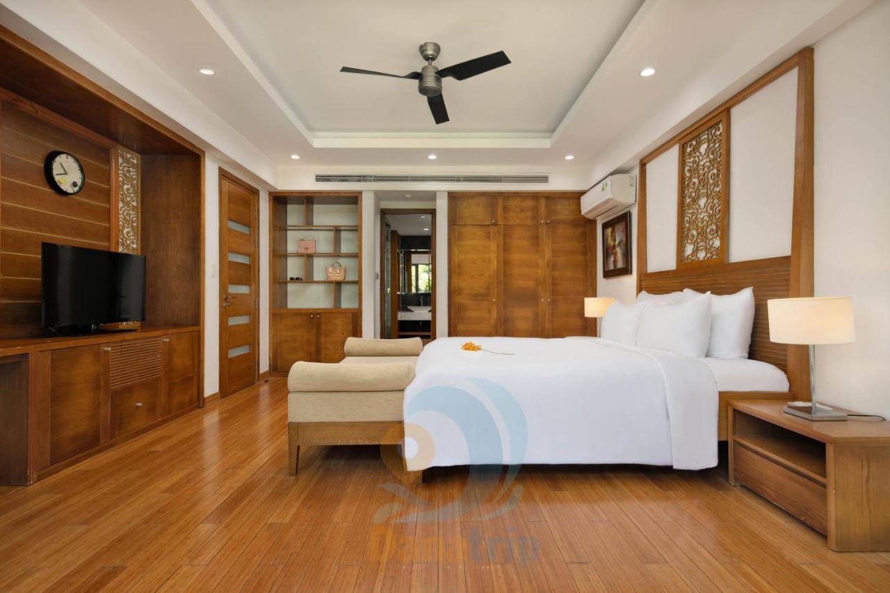 Deluxe Ocean Villa Along The Beach ダナン市 エクステリア 写真