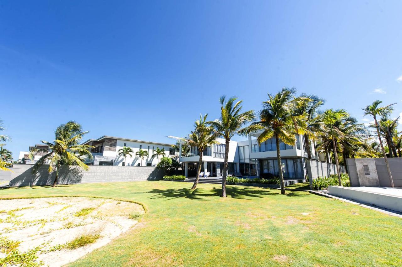 Deluxe Ocean Villa Along The Beach ダナン市 エクステリア 写真