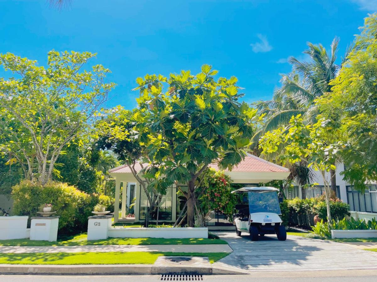 Deluxe Ocean Villa Along The Beach ダナン市 エクステリア 写真