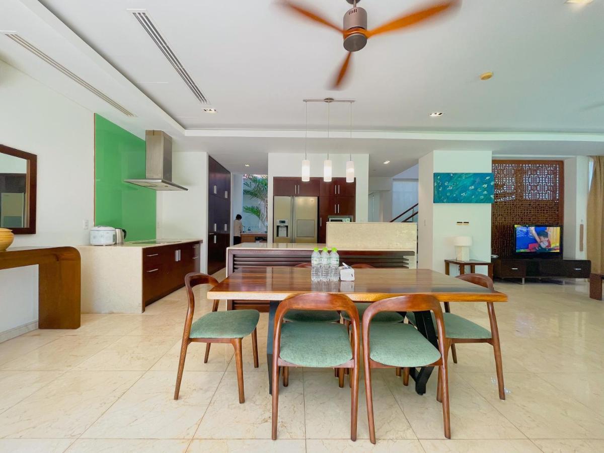 Deluxe Ocean Villa Along The Beach ダナン市 エクステリア 写真