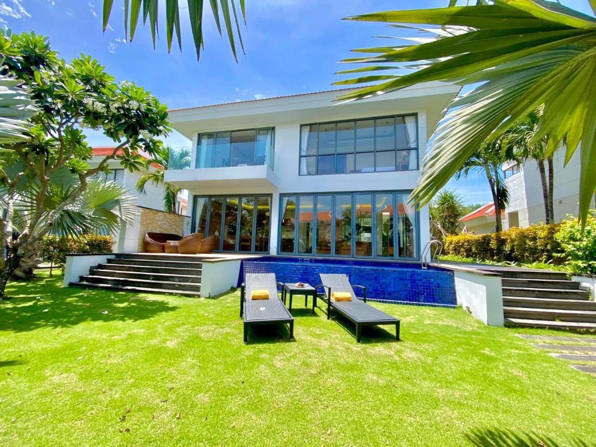 Deluxe Ocean Villa Along The Beach ダナン市 エクステリア 写真