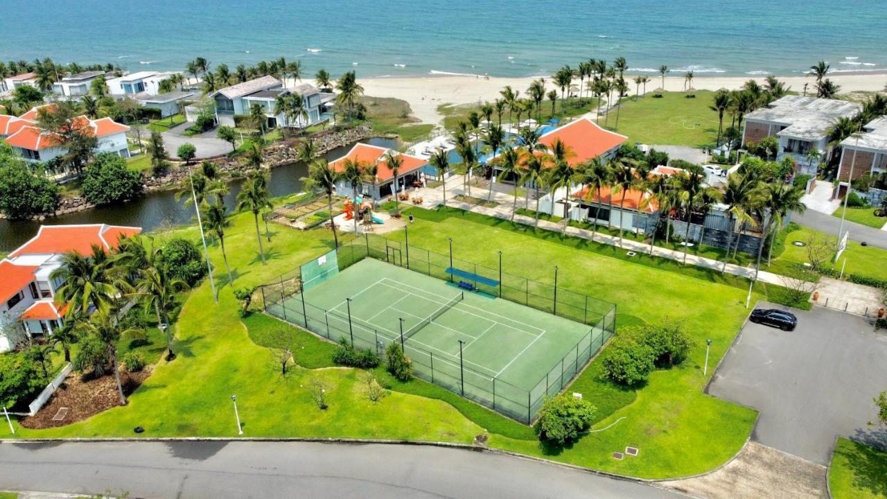 Deluxe Ocean Villa Along The Beach ダナン市 エクステリア 写真