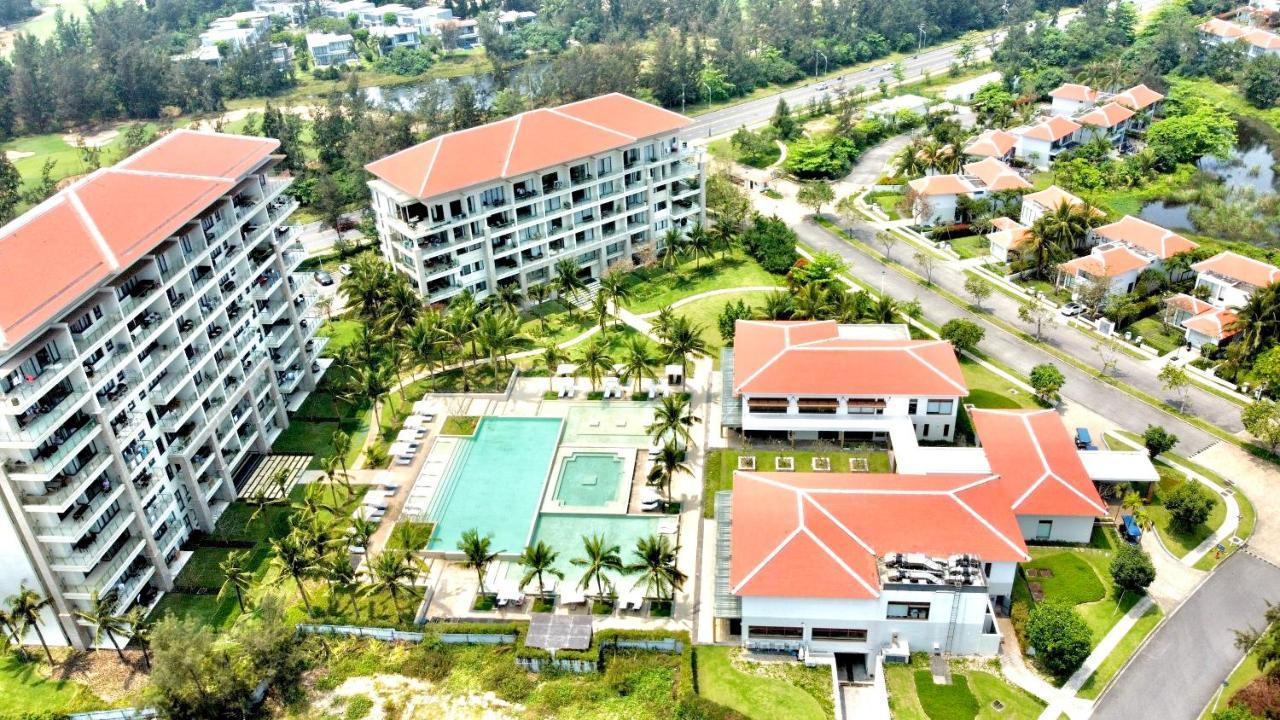 Deluxe Ocean Villa Along The Beach ダナン市 エクステリア 写真