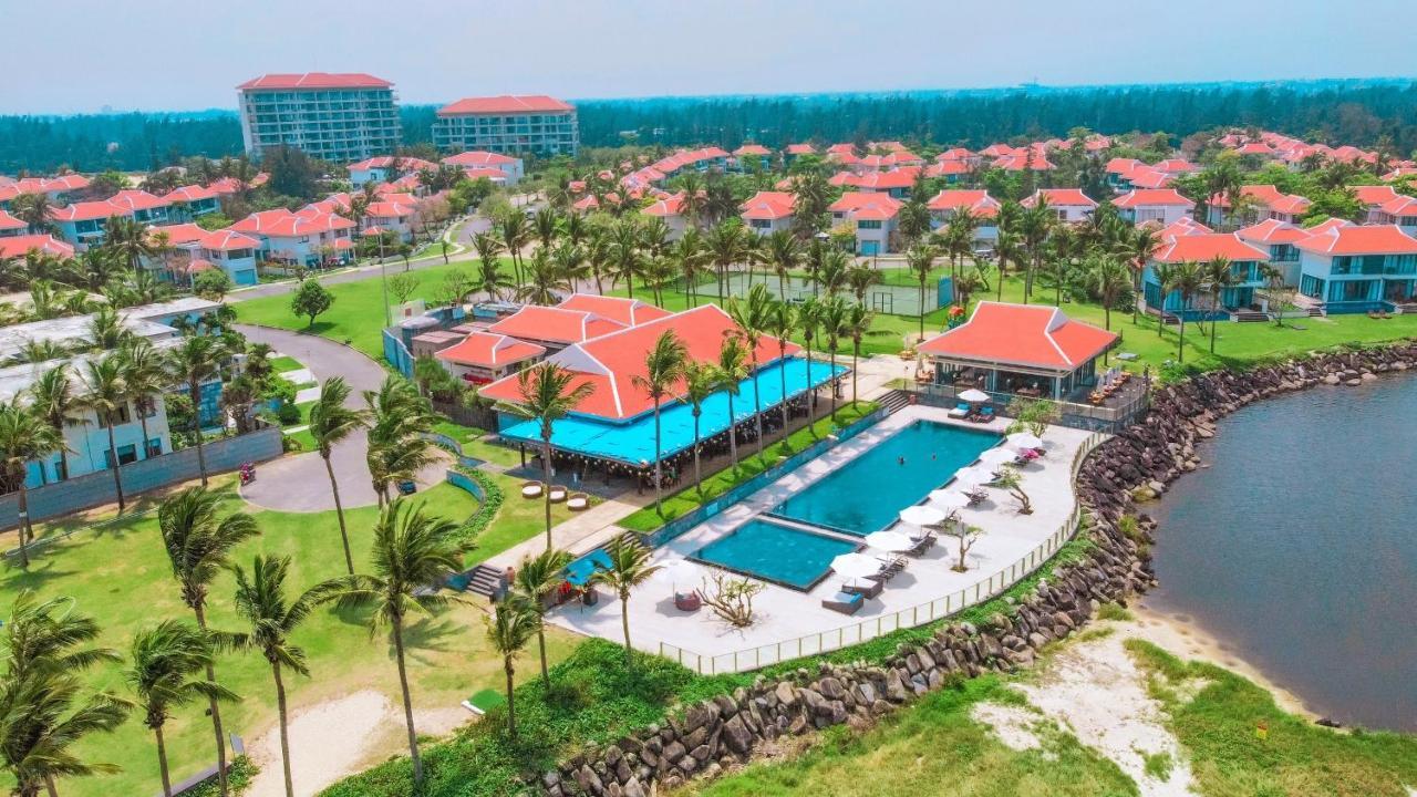 Deluxe Ocean Villa Along The Beach ダナン市 エクステリア 写真