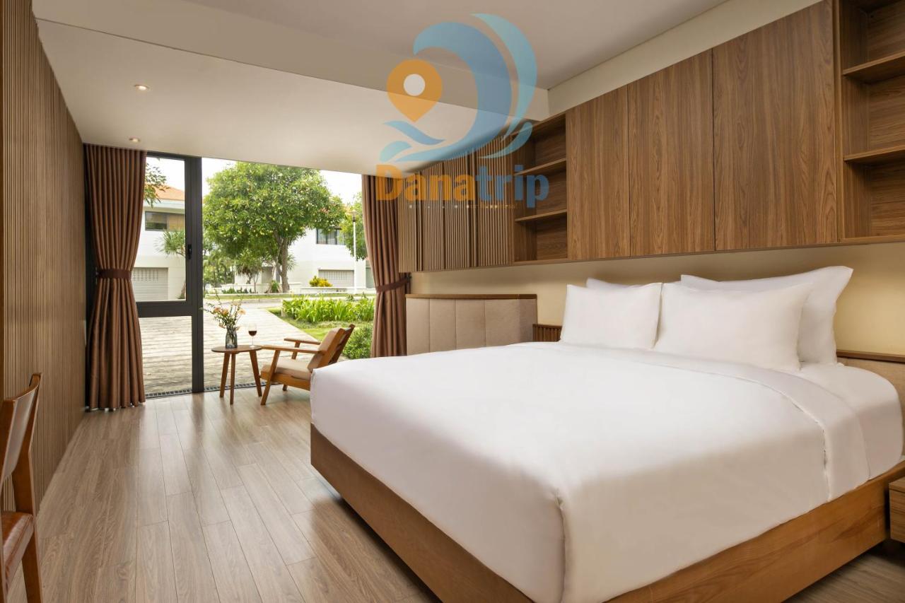 Deluxe Ocean Villa Along The Beach ダナン市 エクステリア 写真