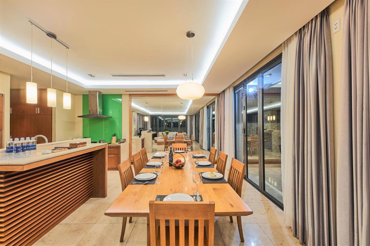 Deluxe Ocean Villa Along The Beach ダナン市 エクステリア 写真
