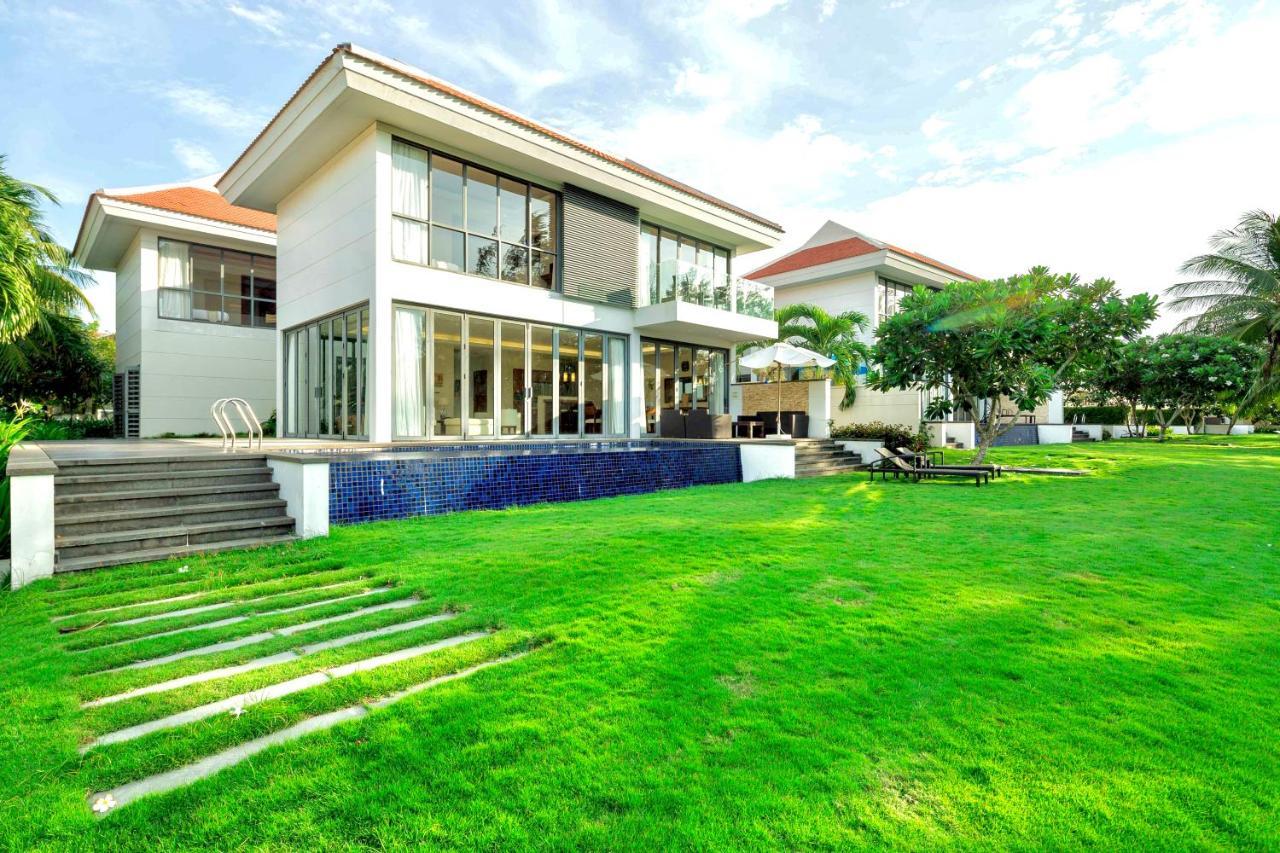 Deluxe Ocean Villa Along The Beach ダナン市 エクステリア 写真